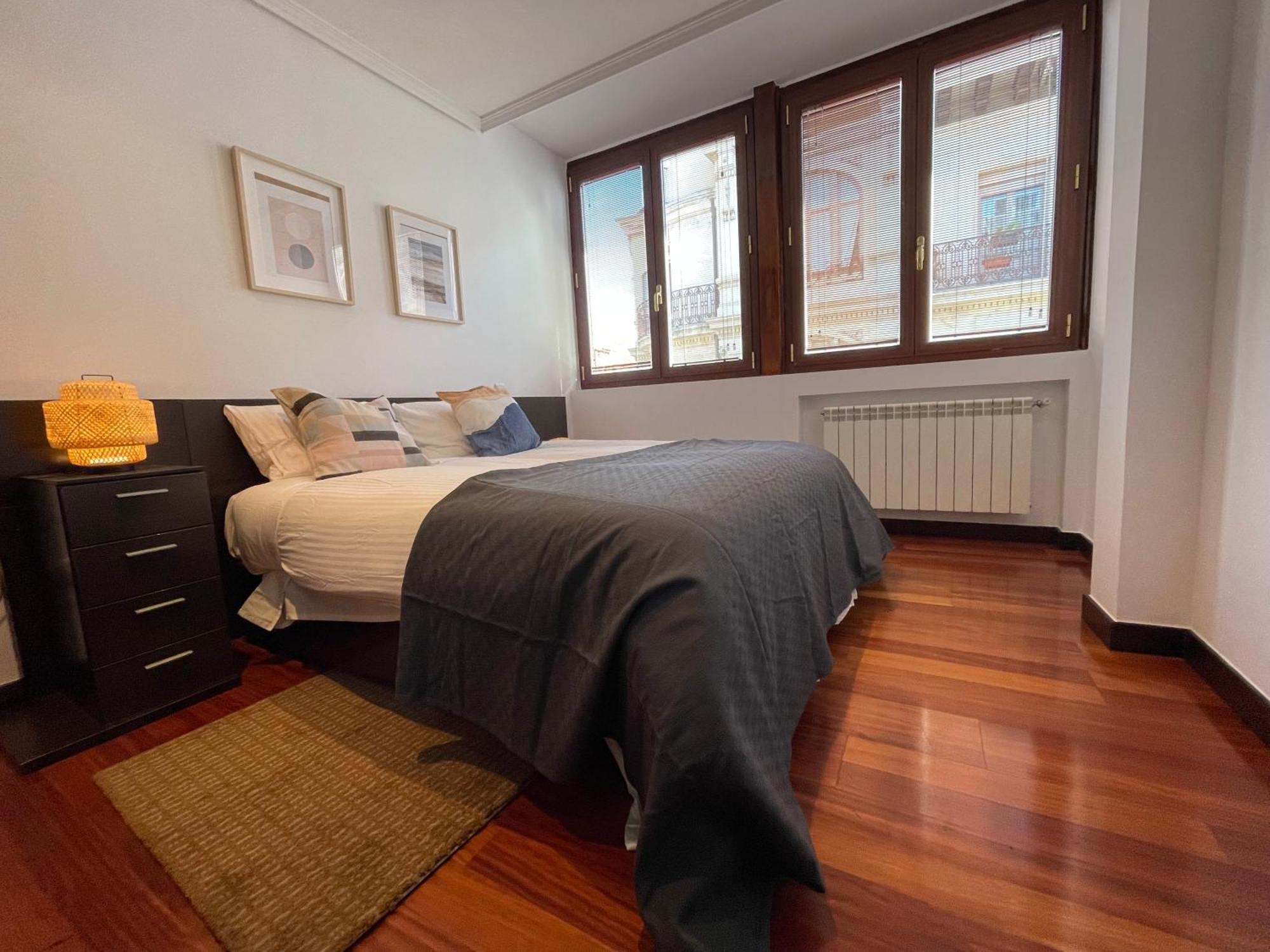 Atuaire Home Vivienda A Luminosa Parking Incluido En Plena Calle Comercial Burgos Luaran gambar