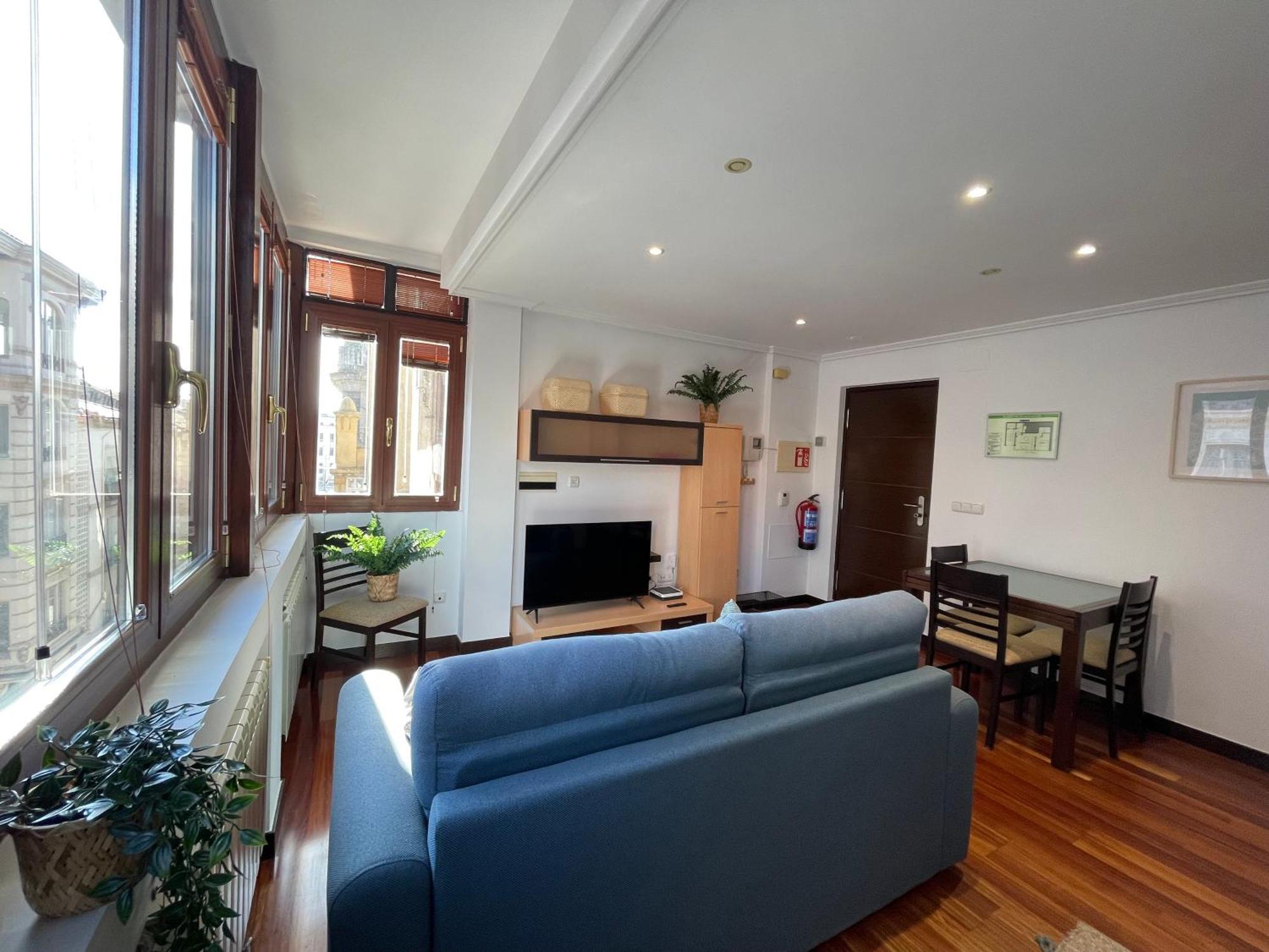Atuaire Home Vivienda A Luminosa Parking Incluido En Plena Calle Comercial Burgos Luaran gambar