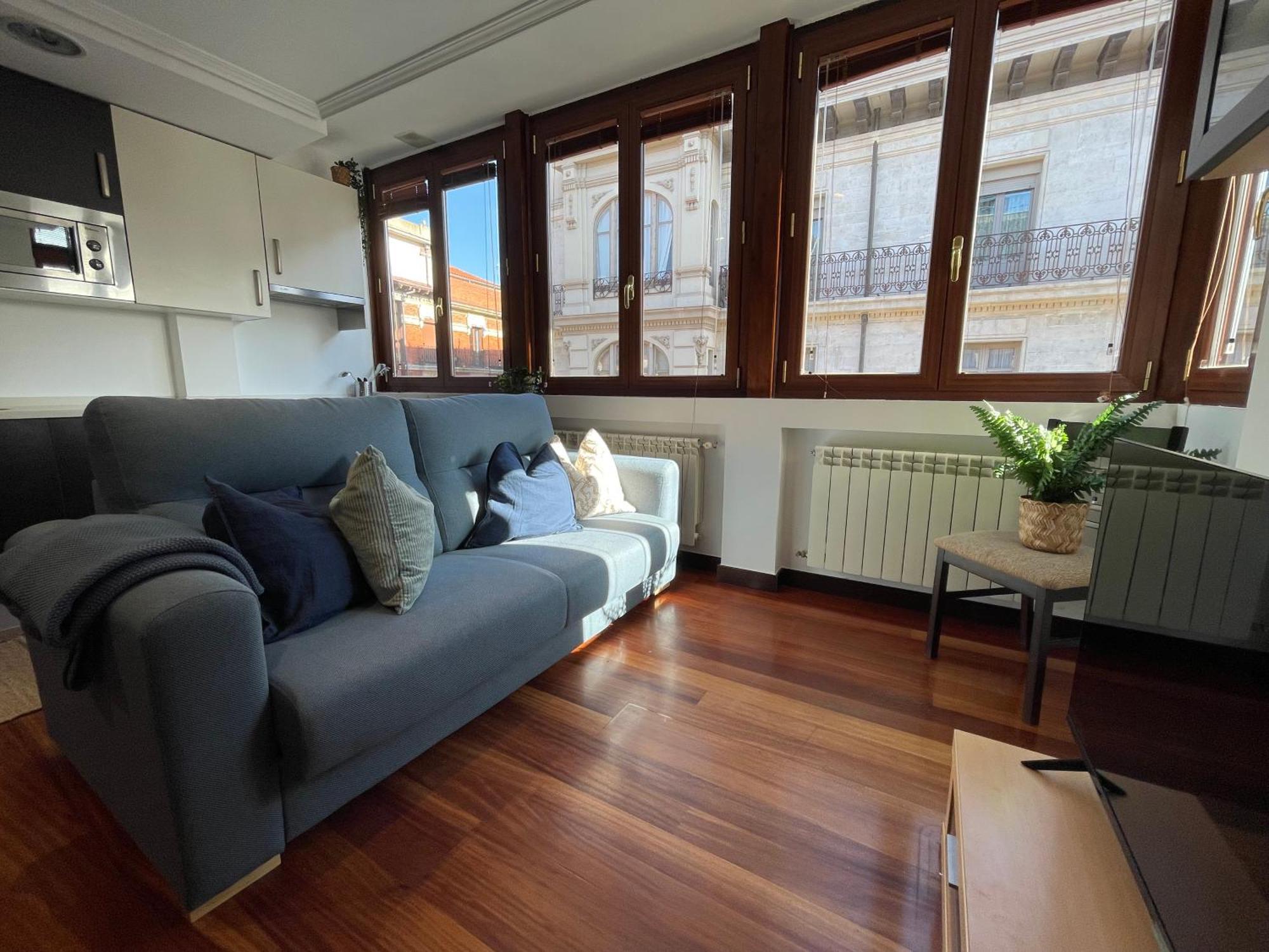 Atuaire Home Vivienda A Luminosa Parking Incluido En Plena Calle Comercial Burgos Luaran gambar